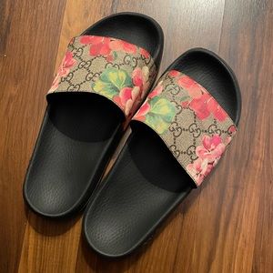 Gucci Blooms Supreme Floral Slide Sandal
